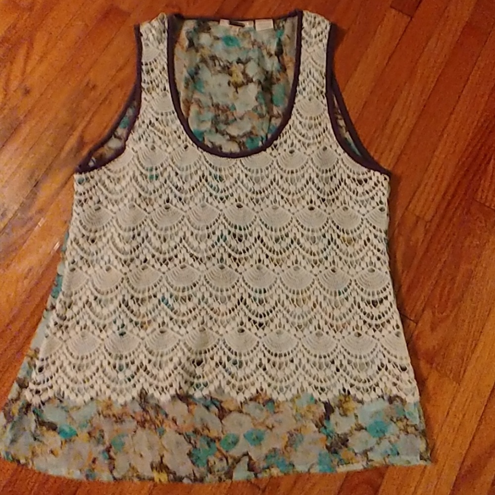 NWOT Miss Me Flower Lace Asymmetrical Back Top